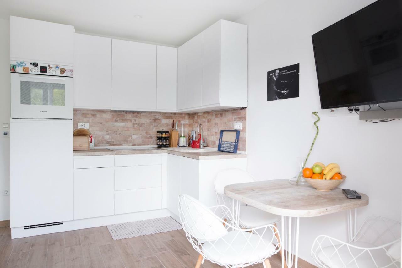 New Modern Apartment Near A Beach In Center Split Ngoại thất bức ảnh